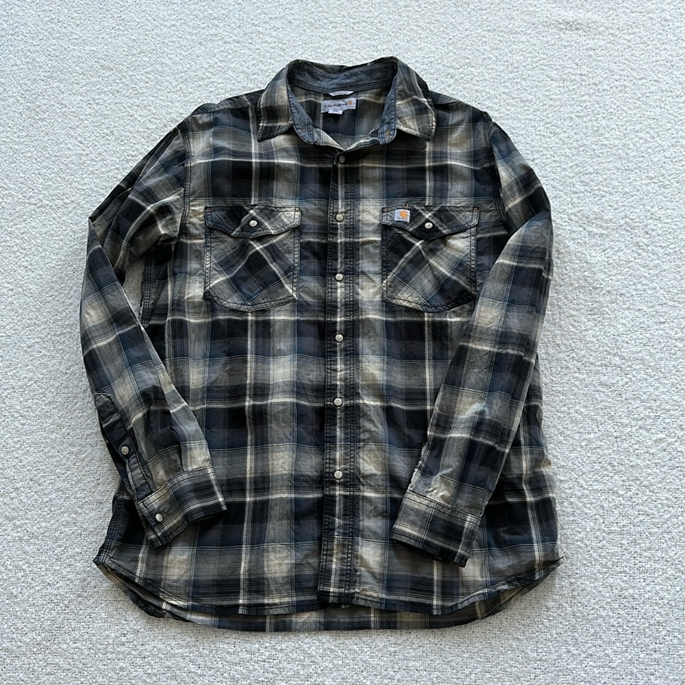 Men’s Size Large Carhartt Relaxed Fit snap button shirt